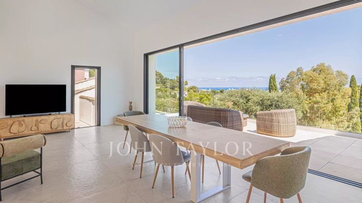 Image No.6-7 Bed House for sale