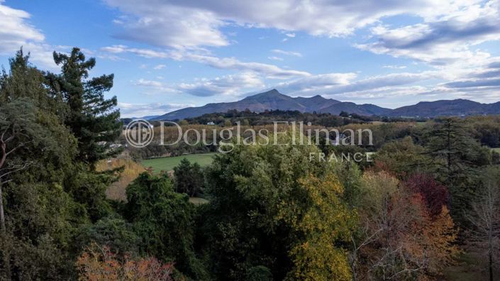 Image No.9-10 Bed House for sale