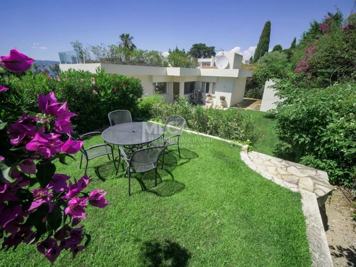 Image No.6-5 Bed House for sale