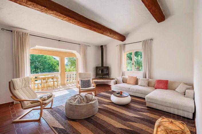 Image No.6-5 Bed House for sale