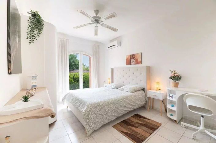 Image No.9-5 Bed House for sale