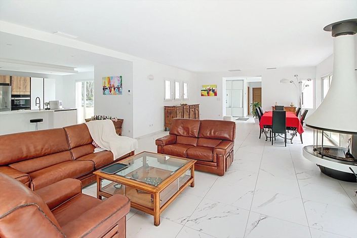 Image No.5-3 Bed House for sale