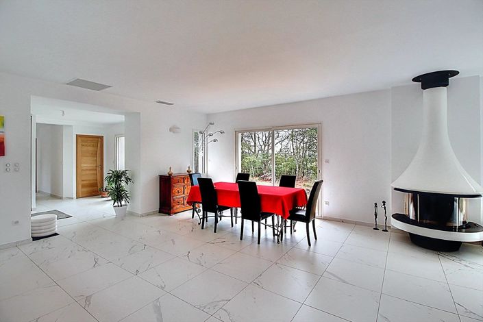 Image No.6-3 Bed House for sale