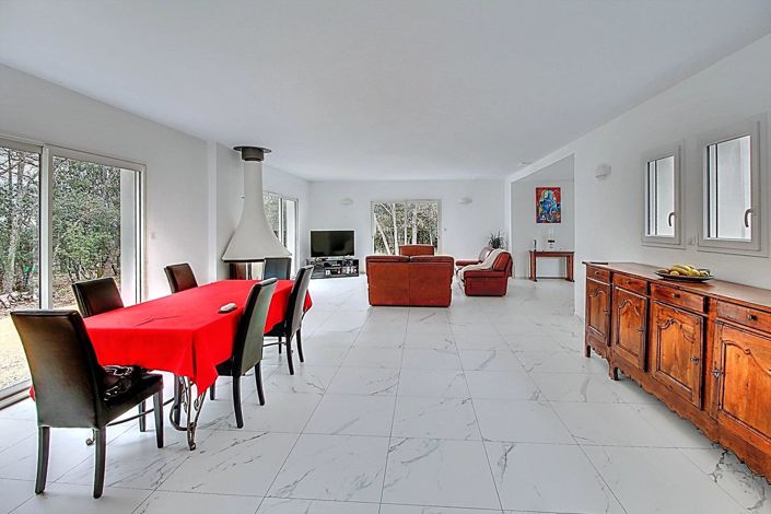 Image No.8-3 Bed House for sale