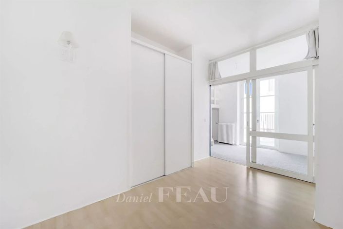 Image No.11-Appartement de 6 chambres à vendre à Versailles