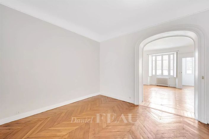 Image No.2-Appartement de 6 chambres à vendre à Versailles