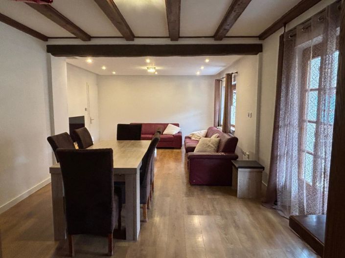 Image No.6-7 Bed House for sale