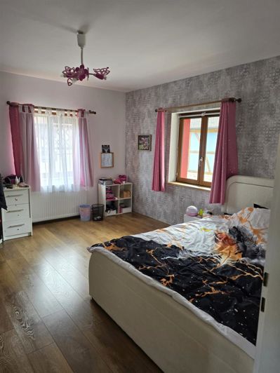 Image No.8-7 Bed House for sale