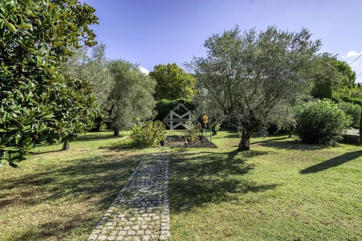 Image No.7-7 Bed House for sale