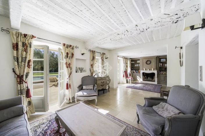 Image No.8-7 Bed House for sale