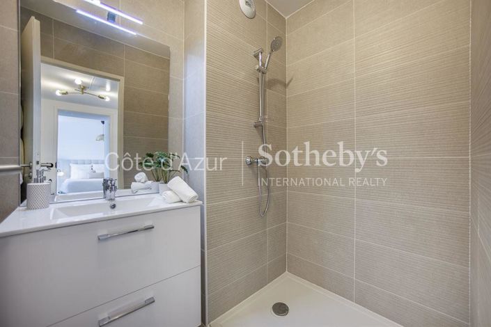 Image No.10-3 Bed Apartment for sale