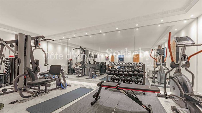 Image No.14-5 Bed Property for sale