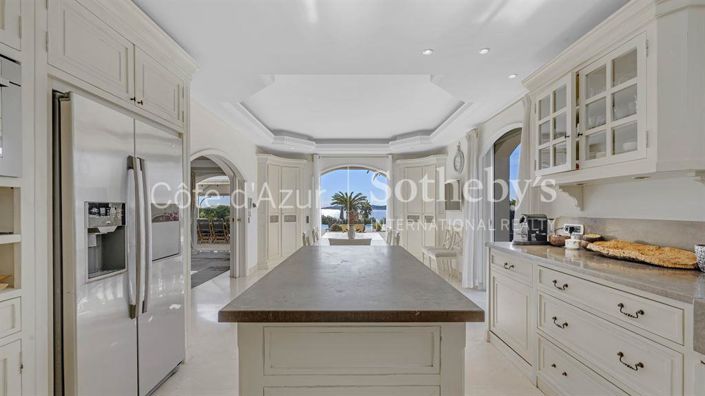 Image No.7-5 Bed Property for sale