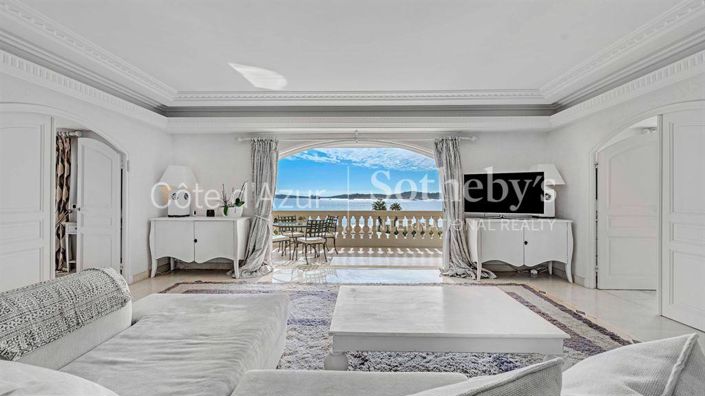 Image No.9-5 Bed Property for sale