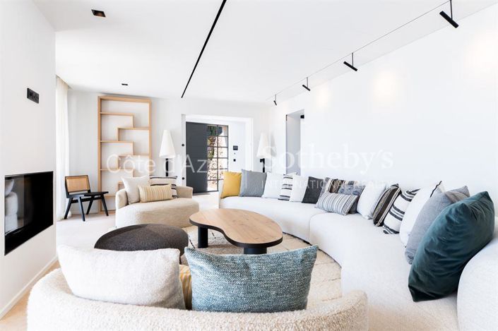 Image No.11-5 Bed House for sale