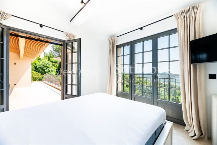 Image No.11-5 Bed House for sale