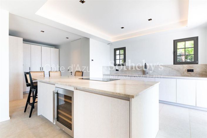 Image No.12-5 Bed House for sale