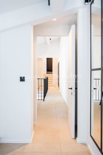 Image No.16-5 Bed House for sale