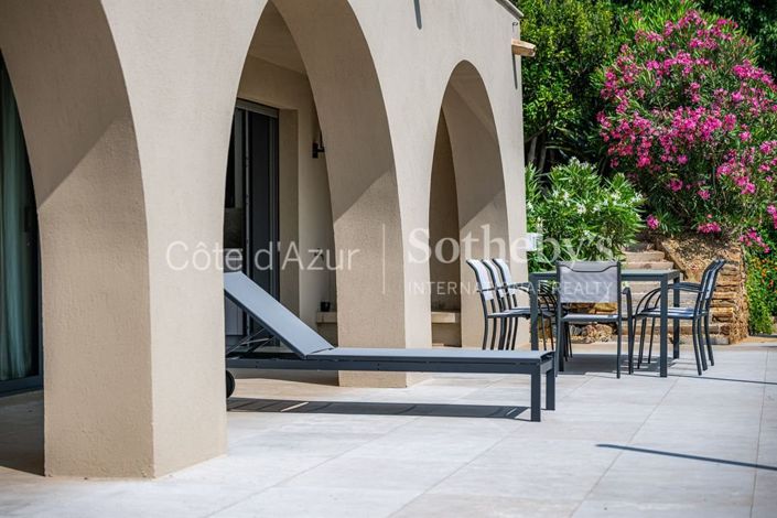 Image No.19-5 Bed House for sale