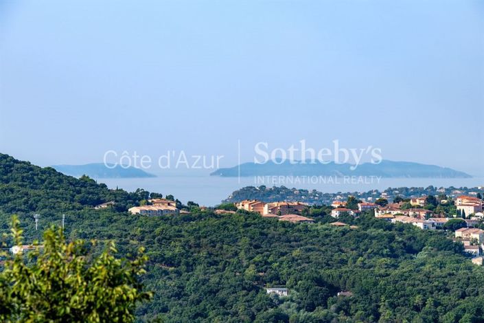 Image No.2-5 Bed House for sale