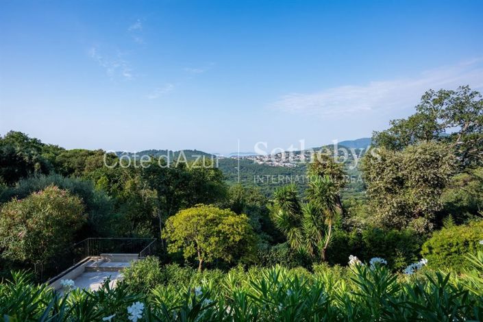 Image No.3-5 Bed House for sale