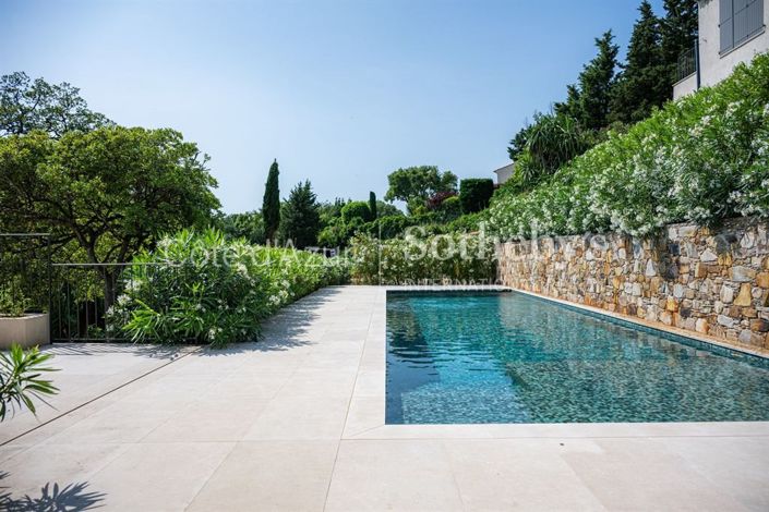 Image No.6-5 Bed House for sale