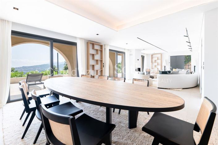 Image No.9-5 Bed House for sale