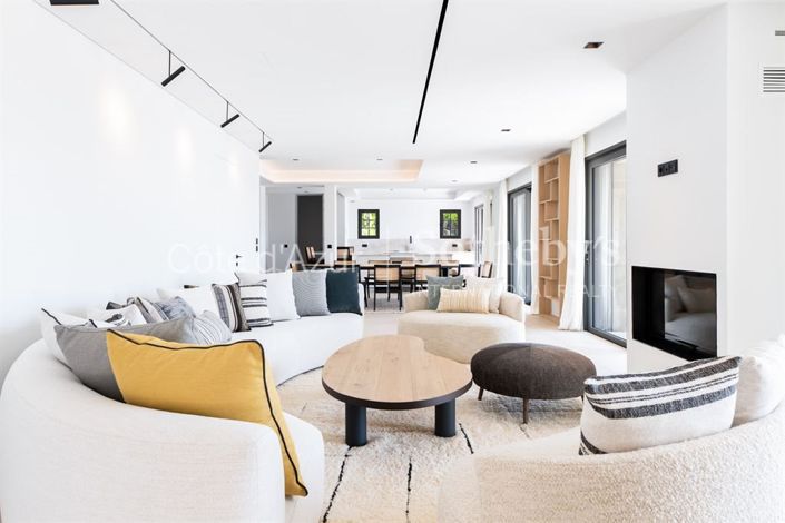 Image No.9-5 Bed House for sale