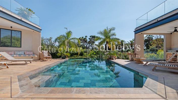 Image No.17-5 Bed Property for sale