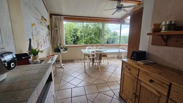 Image No.12-2 Bed House for sale