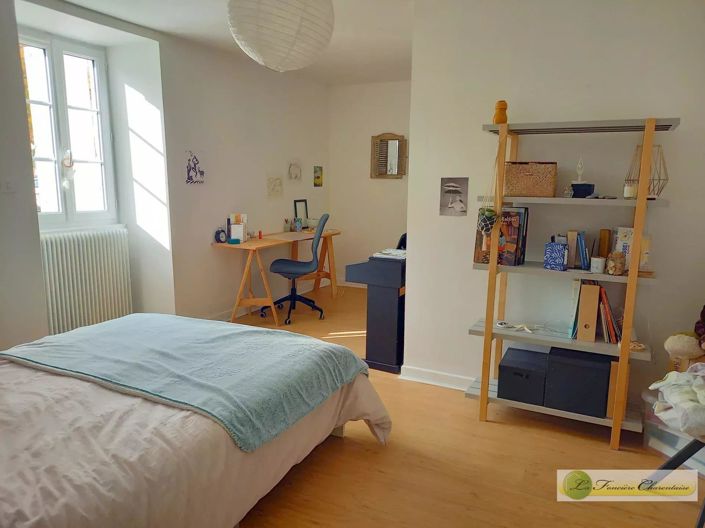 Image No.12-5 Bed House for sale