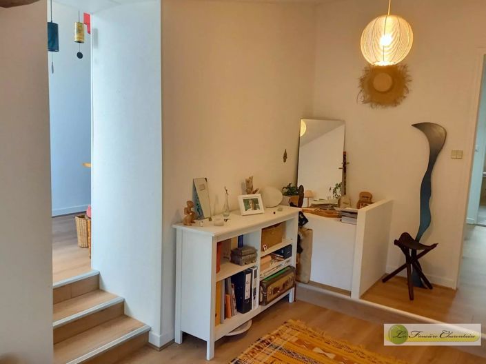 Image No.19-5 Bed House for sale