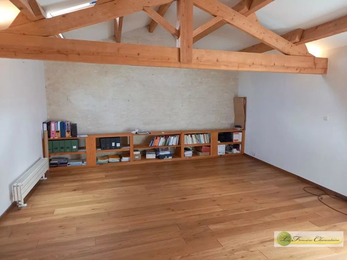 Image No.20-5 Bed House for sale