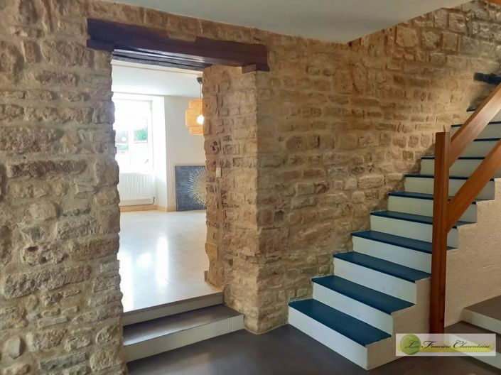 Image No.8-5 Bed House for sale