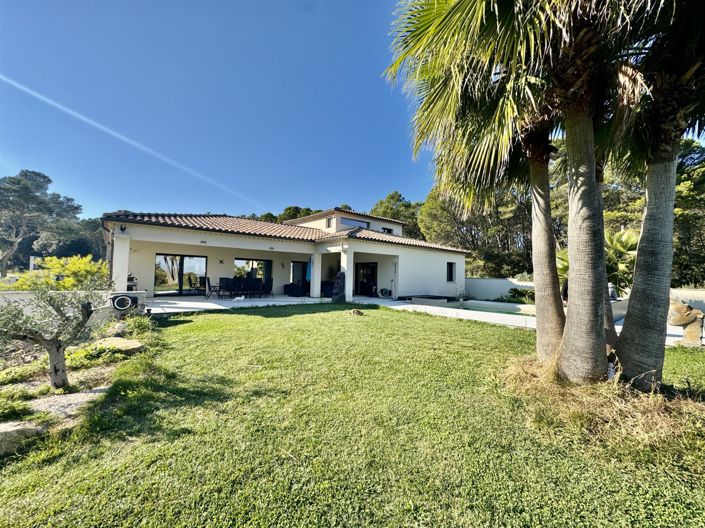 Image No.1-4 Bed House for sale