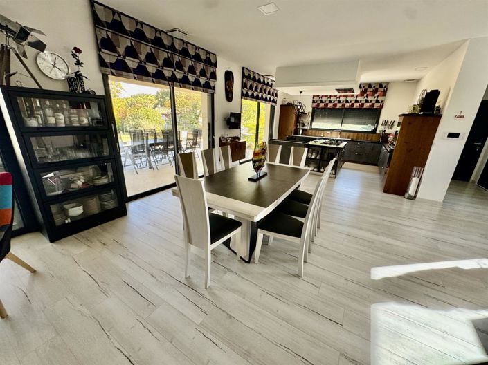 Image No.5-4 Bed House for sale