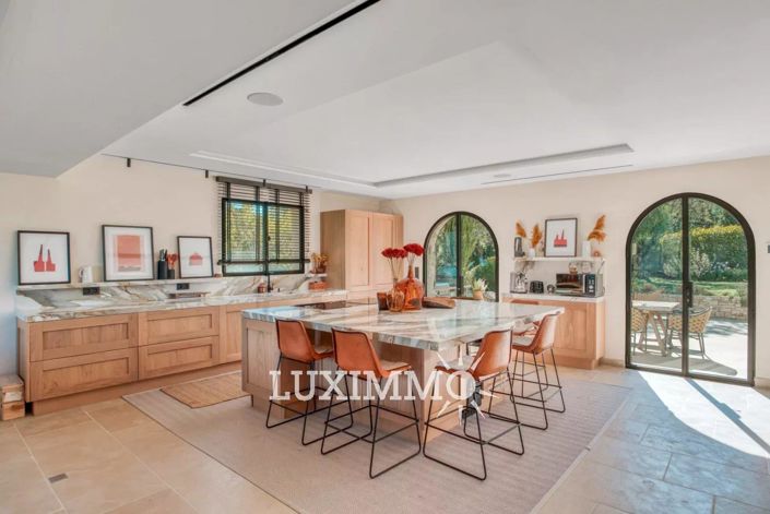 Image No.5-5 Bed House for sale