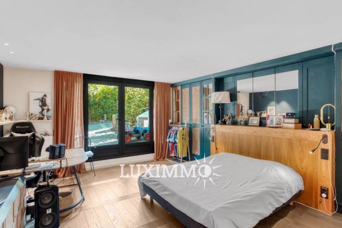 Image No.7-5 Bed House for sale