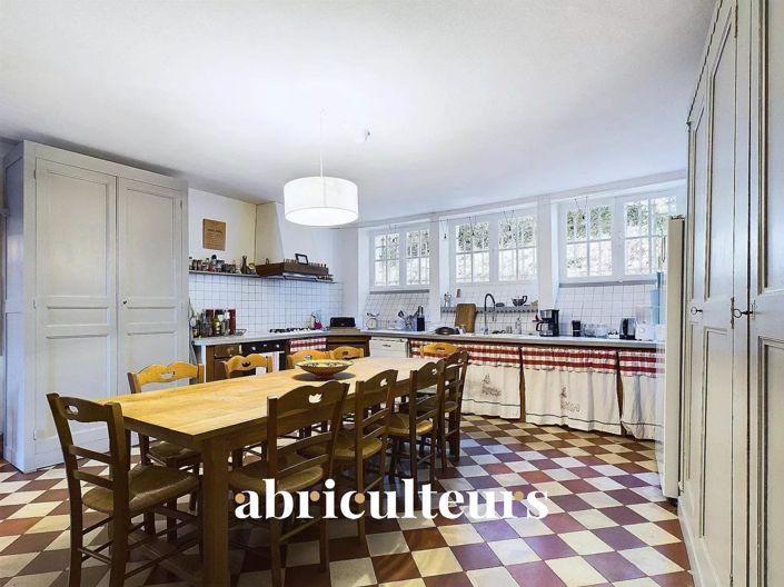 Image No.3-6 Bed House for sale