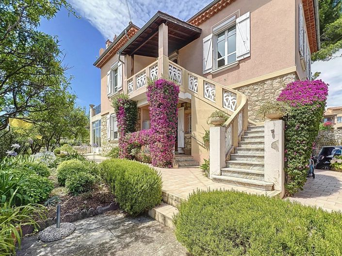 Image No.1-4 Bed House for sale