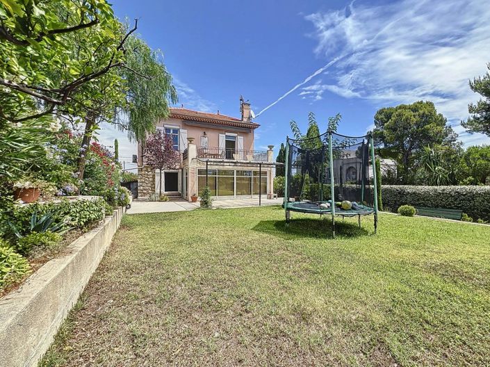 Image No.12-4 Bed House for sale