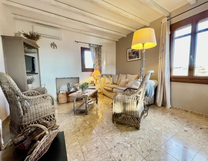 Image No.12-4 Bed House for sale