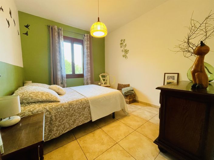 Image No.16-4 Bed House for sale