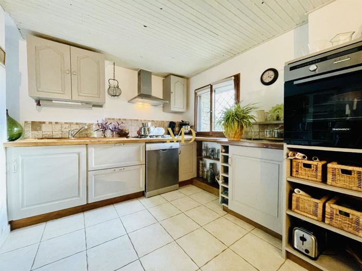 Image No.17-4 Bed House for sale