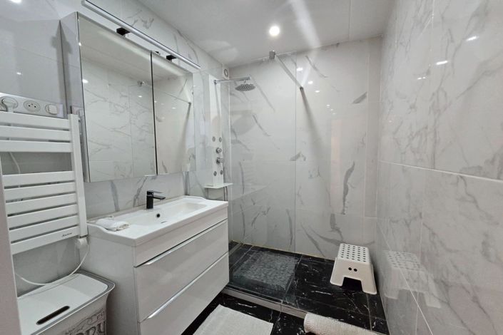 Image No.10-2 Bed Apartment for sale