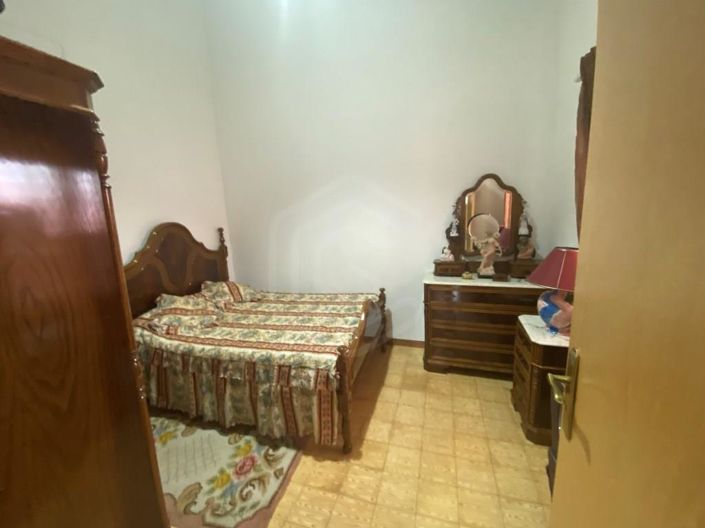 Image No.17-4 Bed House for sale