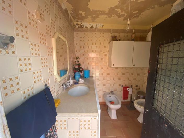 Image No.19-4 Bed House for sale