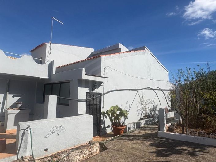 Image No.3-4 Bed House for sale