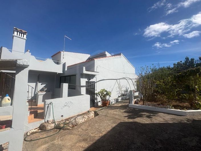 Image No.9-4 Bed House for sale