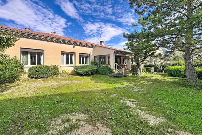 Image No.1-4 Bed House for sale